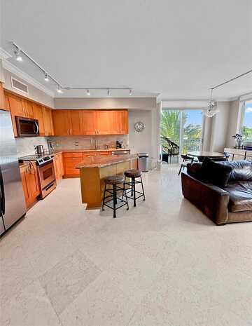 Hallandale Beach, HALLANDALE BEACH, FL 33009