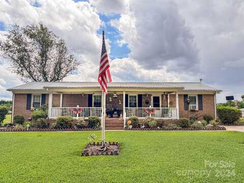 1470 River Hills Court, Taylorsville, NC 28681