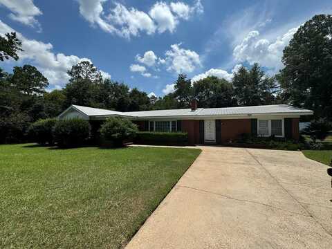 1804 Meadow Lark Ln, Douglas, GA 31533