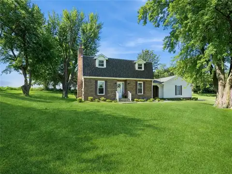 1221 S 20th Avenue W, Newton, IA 50208