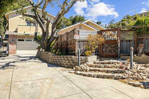 175 Manzanita WAY, SALINAS, CA 93908