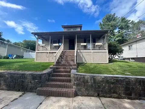 602 NORTH OAKWOOD AVENUE, BECKLEY, WV 25801