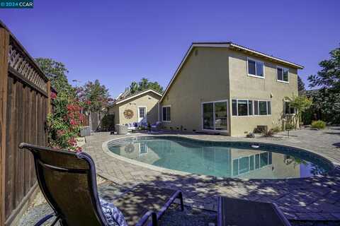 2650 Lyon Cir, Concord, CA 94518