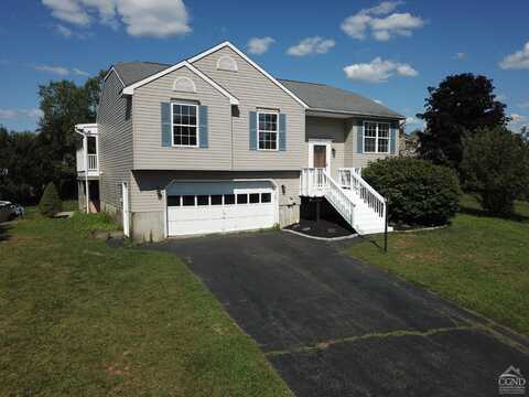 865 Dutch Drive, Castleton, NY 12033