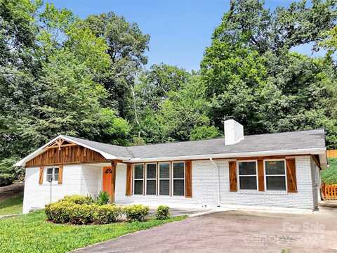 189 Rolling Green Drive, Waynesville, NC 28786