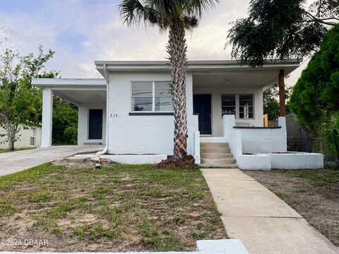 828 Pinewood Street, Daytona Beach, FL 32117