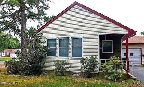 4b Quincy Drive, Whiting, NJ 08759