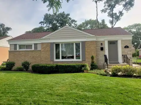 658 E Clarendon Avenue, Arlington Heights, IL 60004