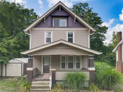 3304 Edison Street NW, Uniontown, OH 44685