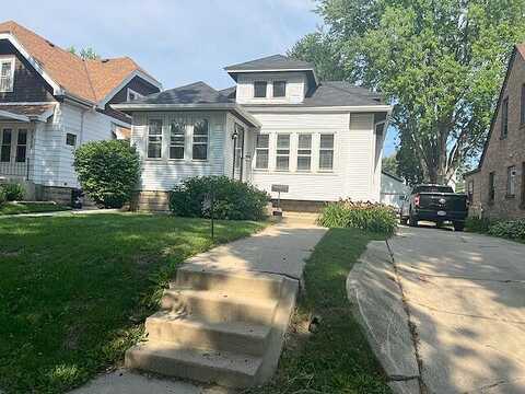 68Th, MILWAUKEE, WI 53213