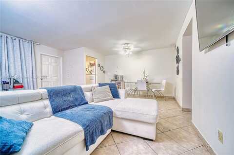 Layne, HALLANDALE BEACH, FL 33009