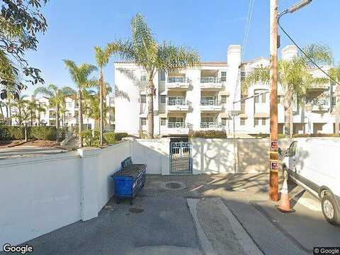 Townsquare Ln, Huntington Beach, CA 92648