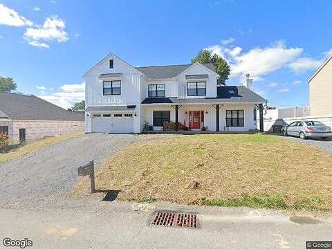 Porter St, Conway, PA 15027