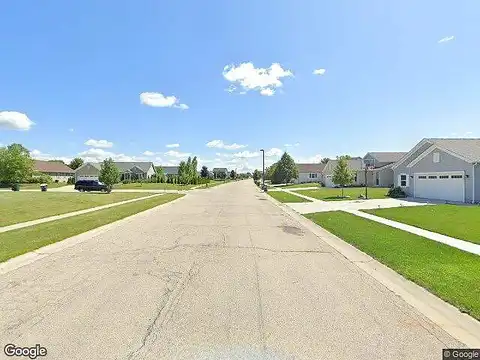 Pinecrest, ELKHORN, WI 53121