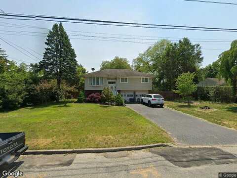 Locust, BAY SHORE, NY 11706