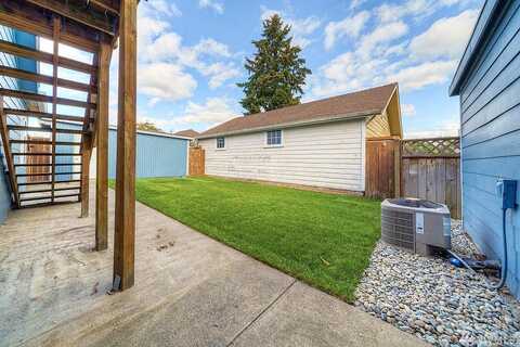 4Th, PUYALLUP, WA 98372