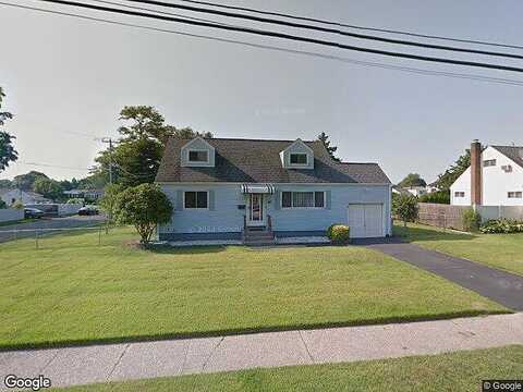 Clark St, WEST BABYLON, NY 11704