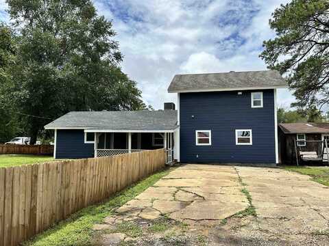 195 Lakeside Dr., Zavalla, TX 76980