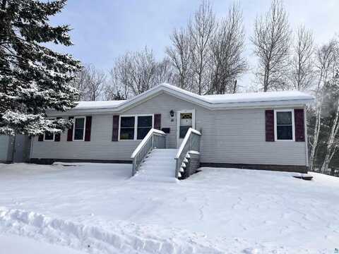 18 Redwood Dr, Proctor, MN 55810