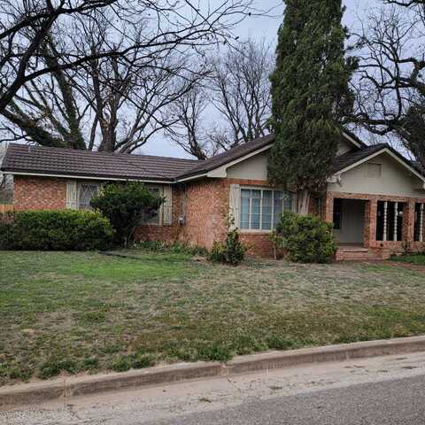 710 W Dale, Winters, TX 79567