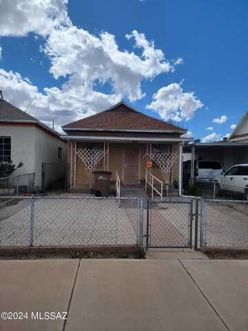 921 E 9th Street, Douglas, AZ 85607