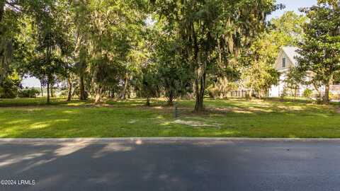 245 De La Gaye Point, Beaufort, SC 29902