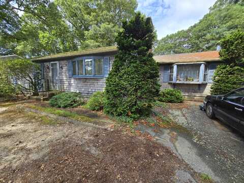 87 Dolphin Lane, Hyannis, MA 02601