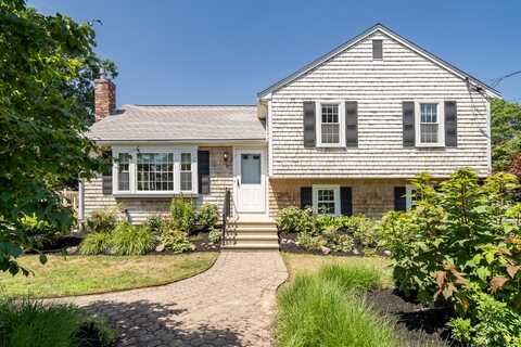 9 Huckleberry Lane, Dennis Port, MA 02639