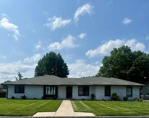 651 South Lake DR, Marshall, MO 65340