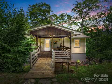 851 Spruce Flats Road, Maggie Valley, NC 28751