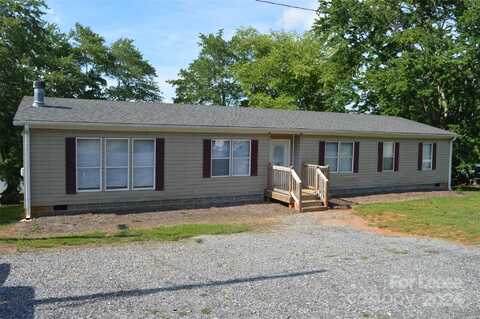 207 Skyview Lake Road, Harmony, NC 28634