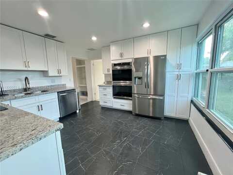 3051 SW 47th St, Dania Beach, FL 33312