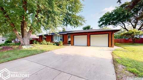 1709 Hillcrest Drive, Mason City, IA 50401