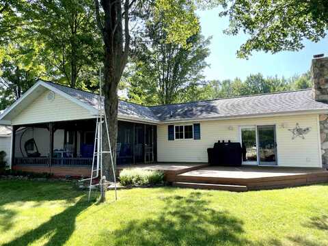 3831 Lakeshore, Gladwin, MI 48624