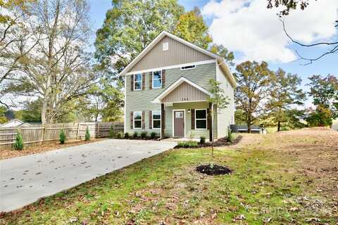 366 Holly Drive, Mount Holly, NC 28120