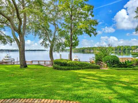 704 Regatta Drive, Niceville, FL 32578