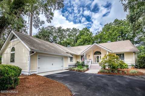 718 Island Circle E, Islandton, SC 29920