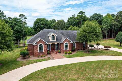 180 Catawba Shores Lane, Hickory, NC 28601