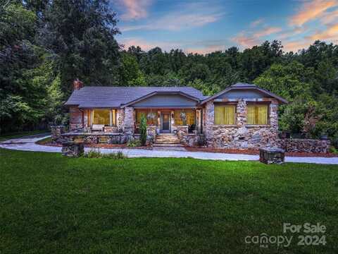 535 E Chestnut Gap Road, Hendersonville, NC 28792