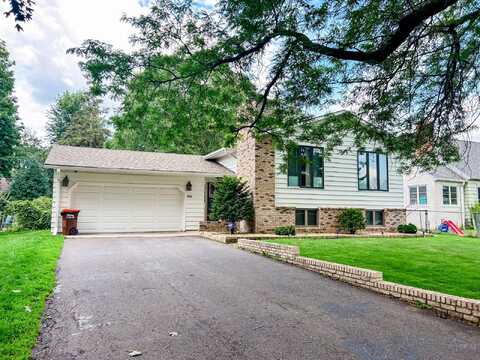 Kenwood, SAINT PAUL, MN 55117