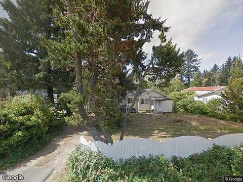 Sandridge Rd, Long Beach, WA 98631