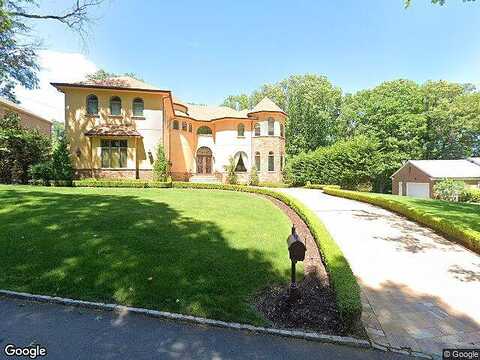 Circle Rd, STATEN ISLAND, NY 10304