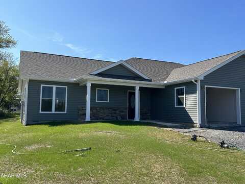 111 Red Tail Circle, Duncansville, PA 16635