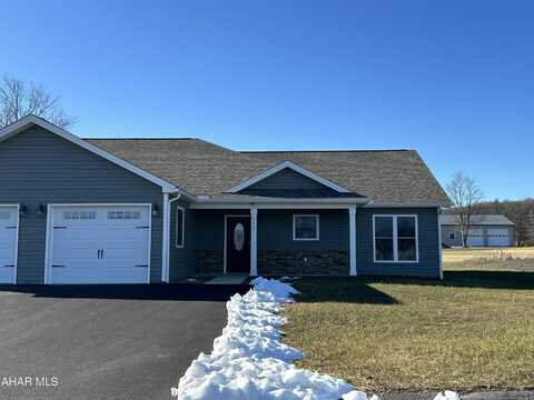 113 Red Tail Circle, Duncansville, PA 16635