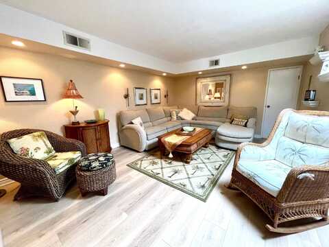 5301 E Waverly Drive, Palm Springs, CA 92264