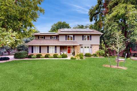 7028 Sheridan Circle, Urbandale, IA 50322