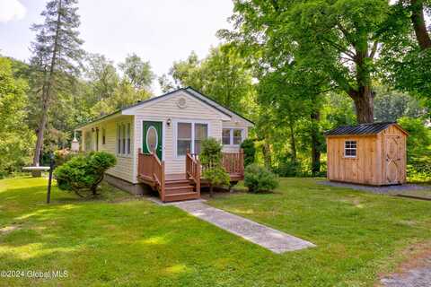 2626 State Route 22, Cambridge, NY 12816