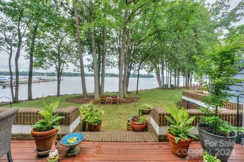 403 Northwest Drive, Davidson, NC 28036