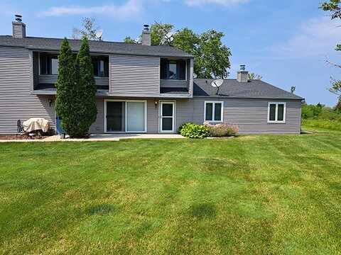 4060 Golf Valley Dr, Sturgeon Bay, WI 54235