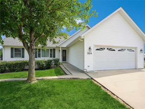 1104 E Jackson Place, Indianola, IA 50125